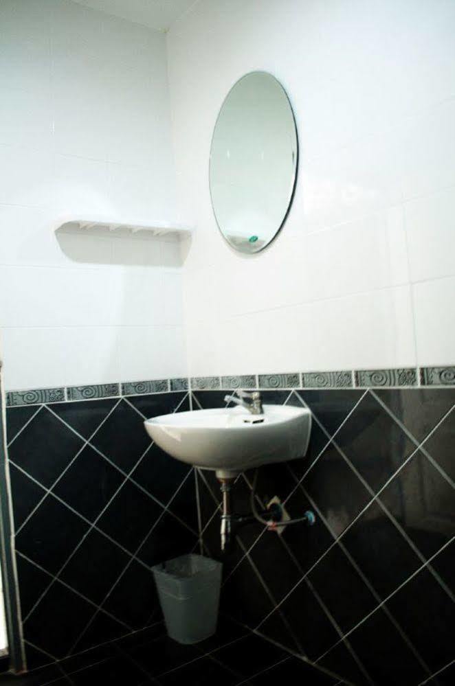 Motel Sabai Sabai House Pattaya Extérieur photo